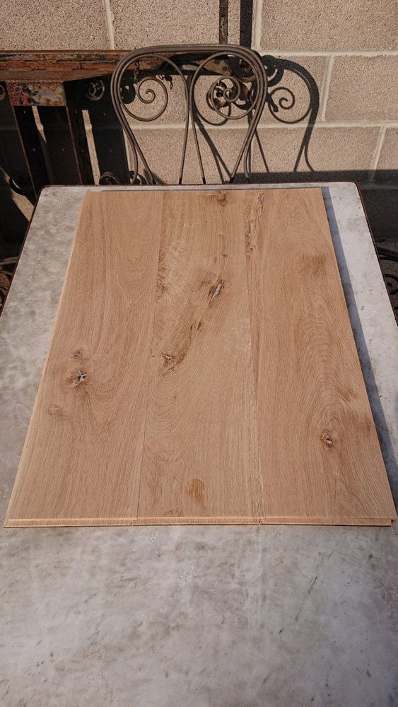 <p>New Character Grade Solid Oak Flooring</p><p>Tongue and Groove</p><p>8" wide